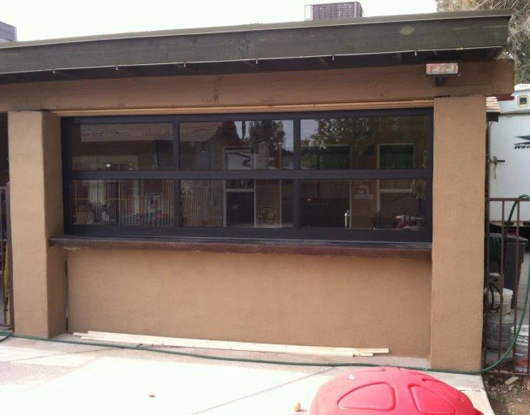 Bar & Restaurant Modern Glass Garage Doors Countertop - Image 11