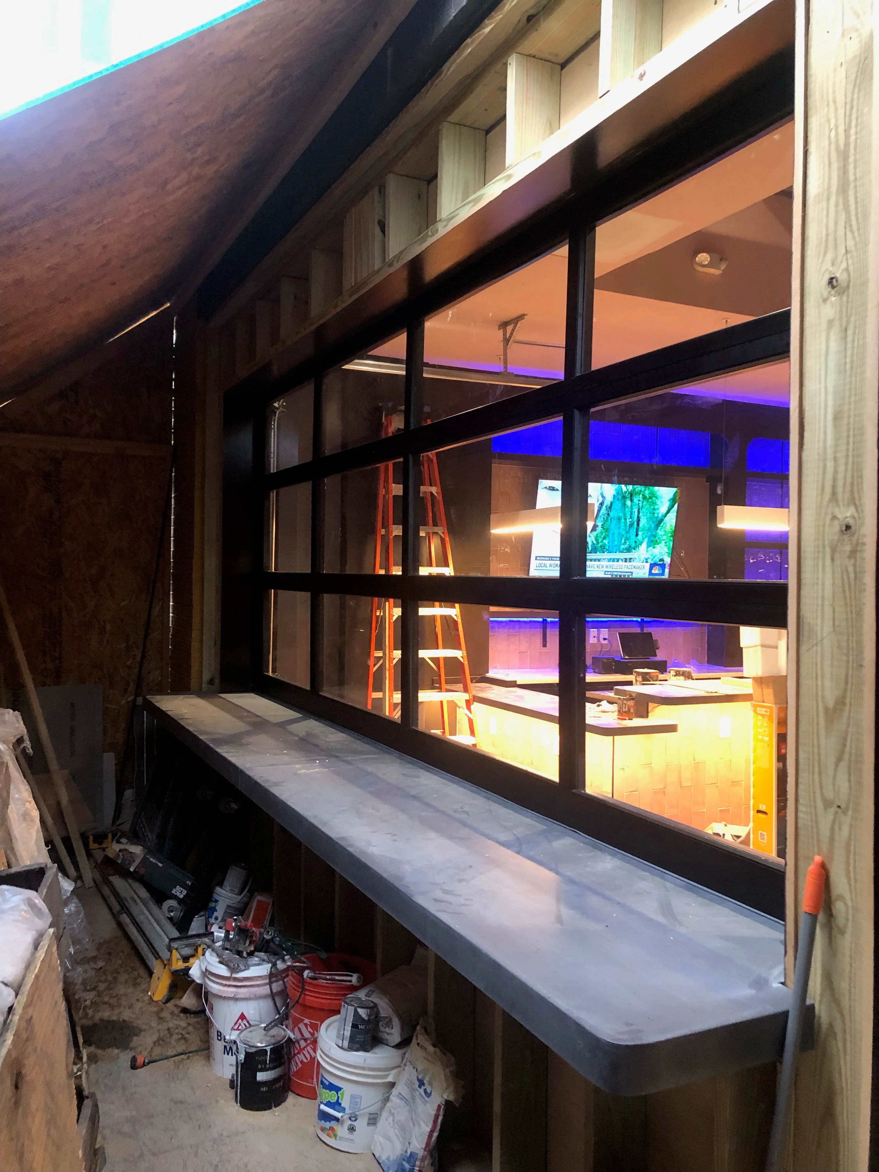 Bar & Restaurant Modern Glass Garage Doors Countertop - Image 19