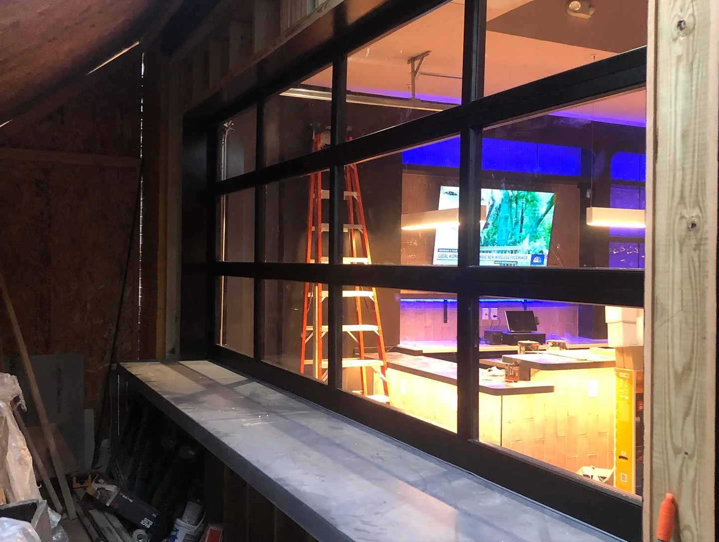 Bar & Restaurant Modern Glass Garage Doors Countertop - Image 21