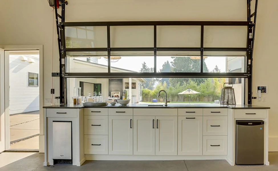 Bar & Restaurant Modern Glass Garage Doors Countertop - Image 24