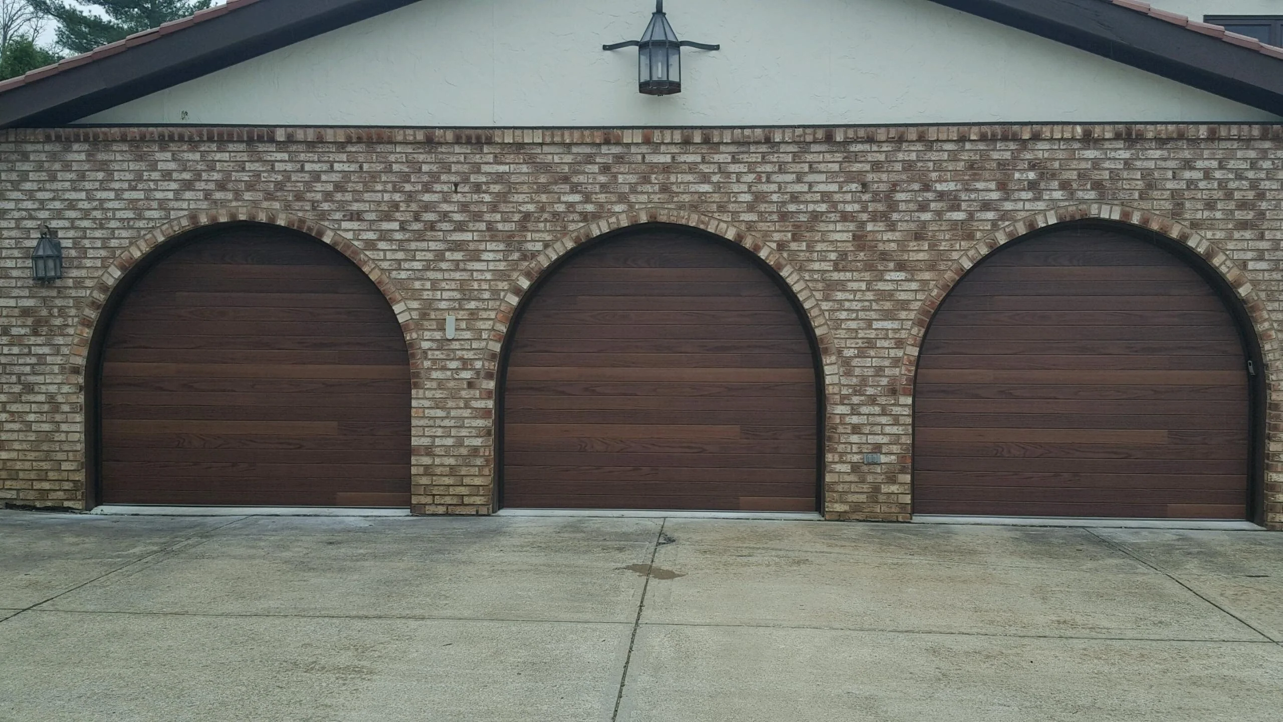 Cleo - Horizontal Grooves and Texture Steel Garage Door Modern Design - Image 30