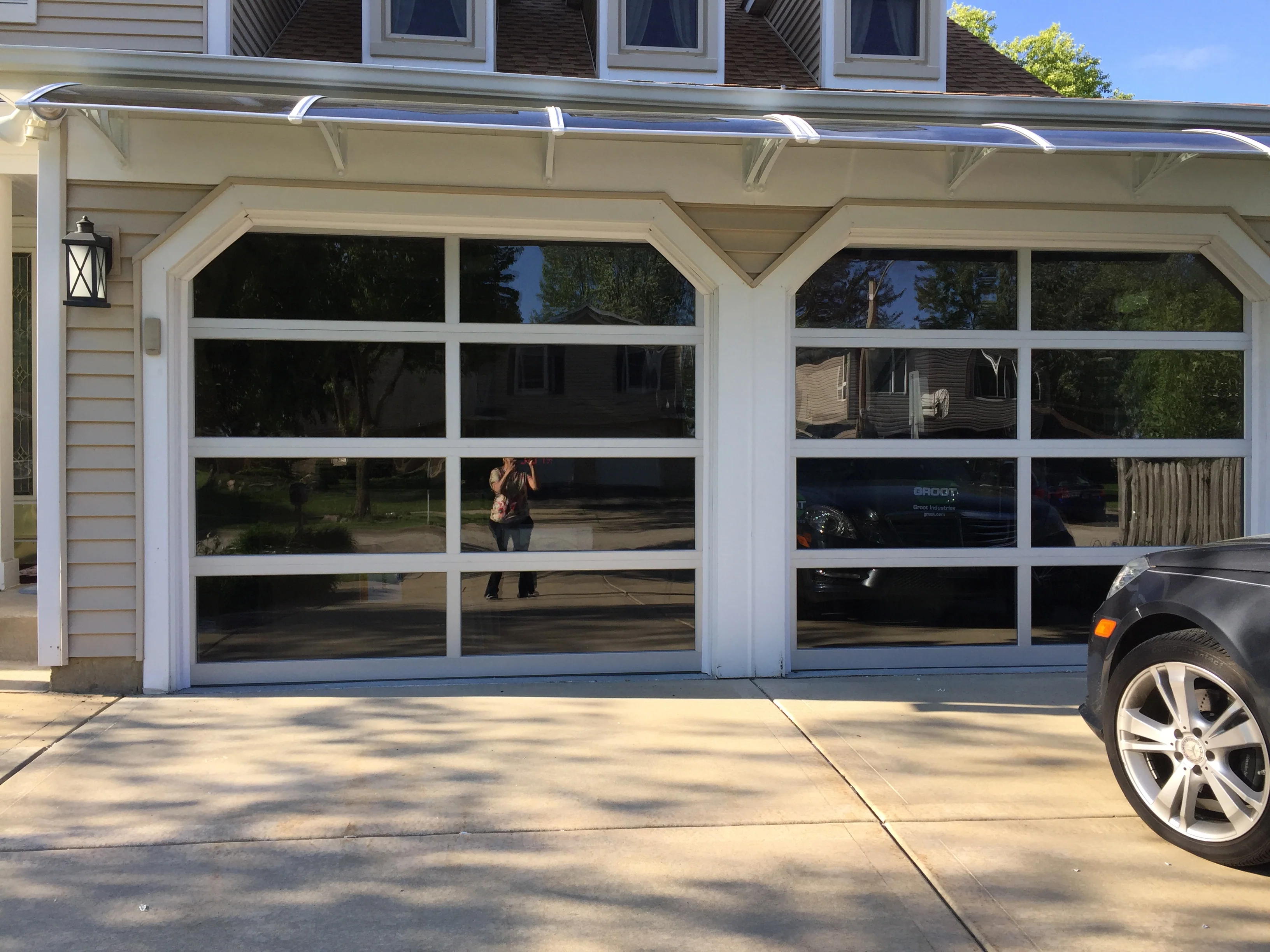 Contemporary Aluminum & Gray Tinted (See Through) Modern Glass Garage Door - Image 3