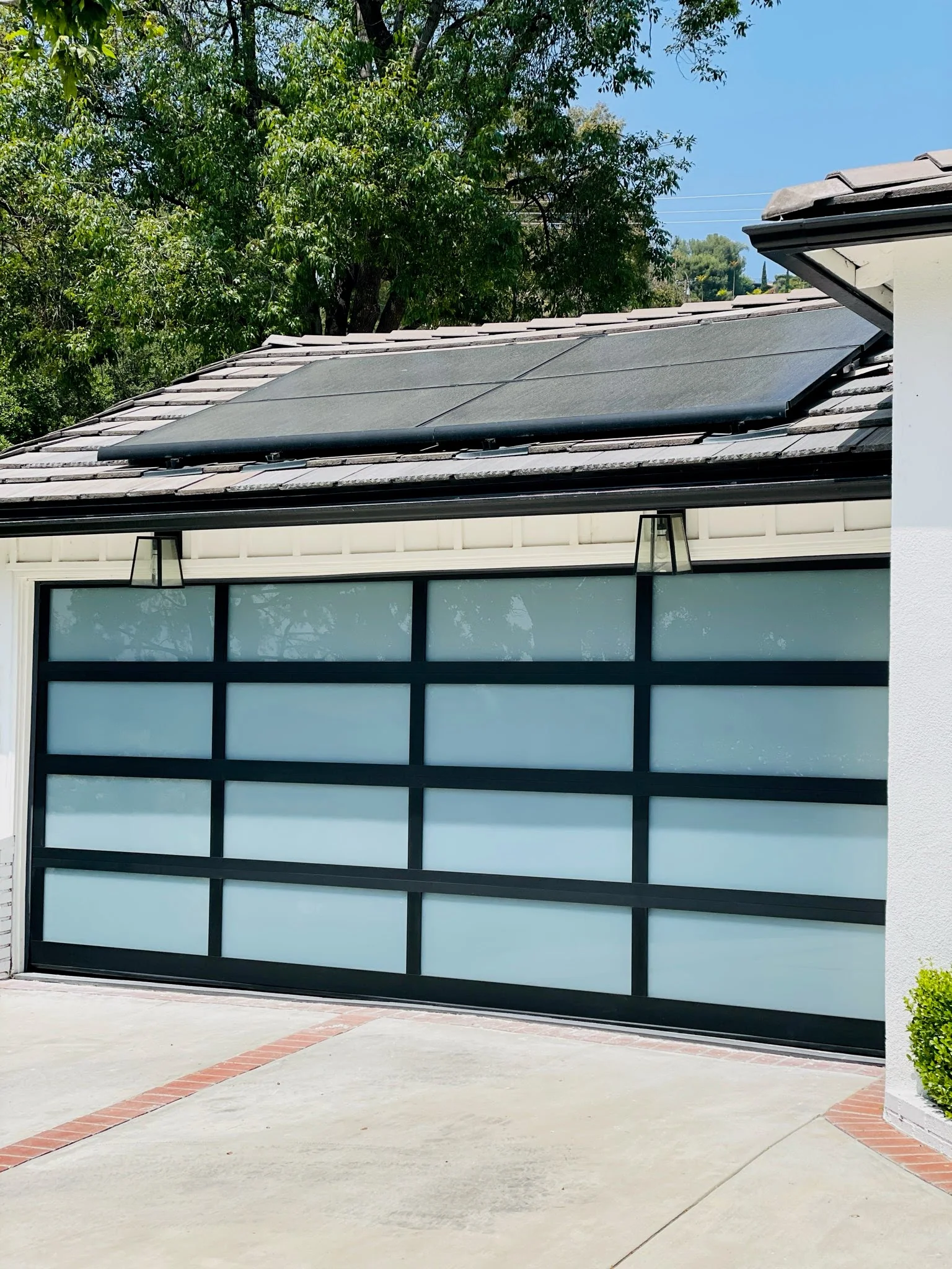Contemporary Black Aluminum & White Laminate (Privacy) Glass Garage Door - Image 20