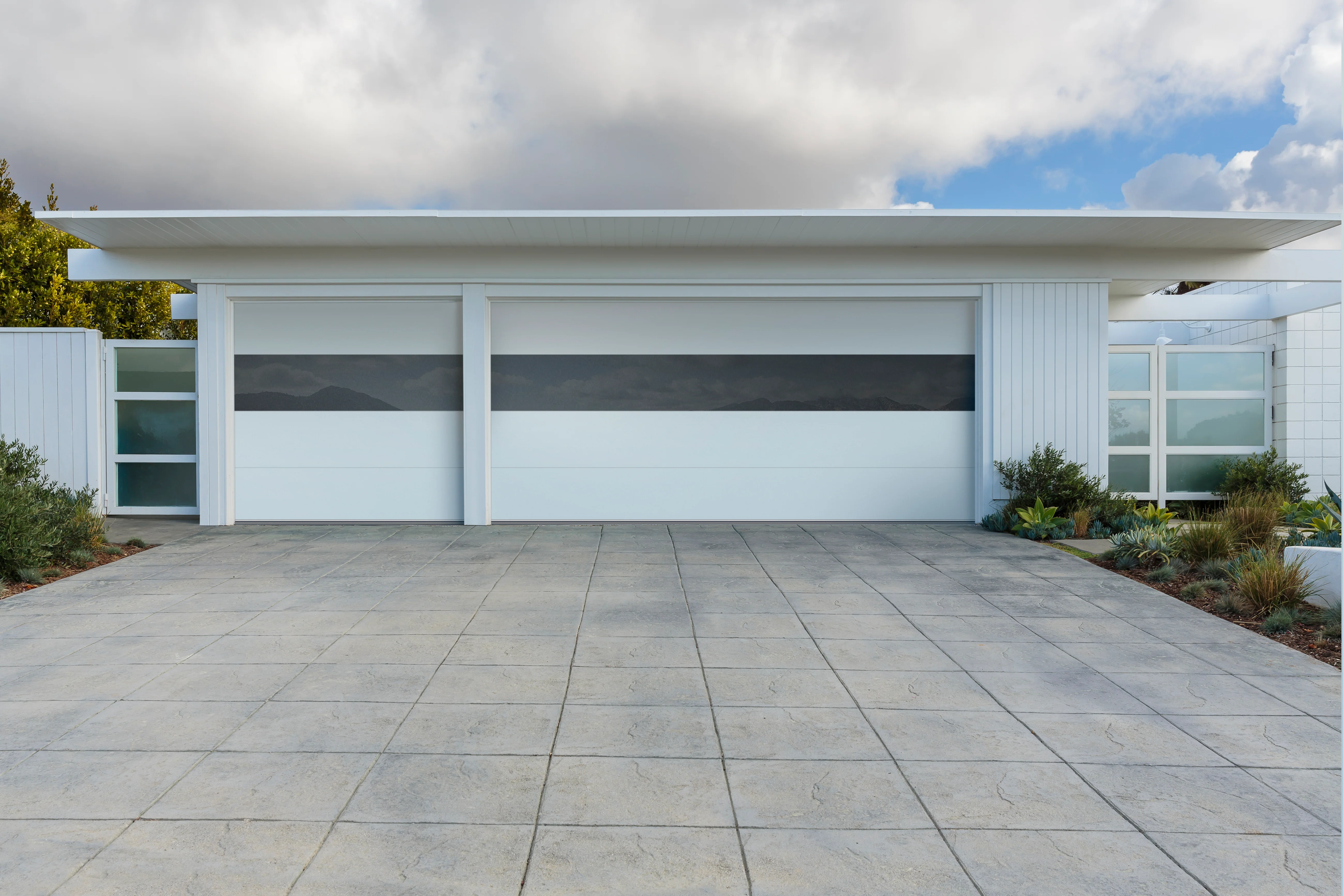Infinity - Flush Panel Smooth Steel Garage Door with Horizontal Modern Glass Modern Design - Image 9