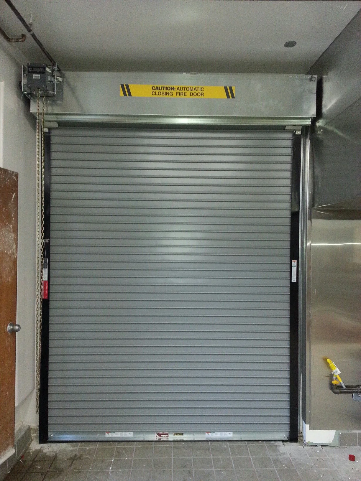 Model HD5000 - Heavy Duty Commercial 22 Gauge Steel Roll Up Door - Image 10