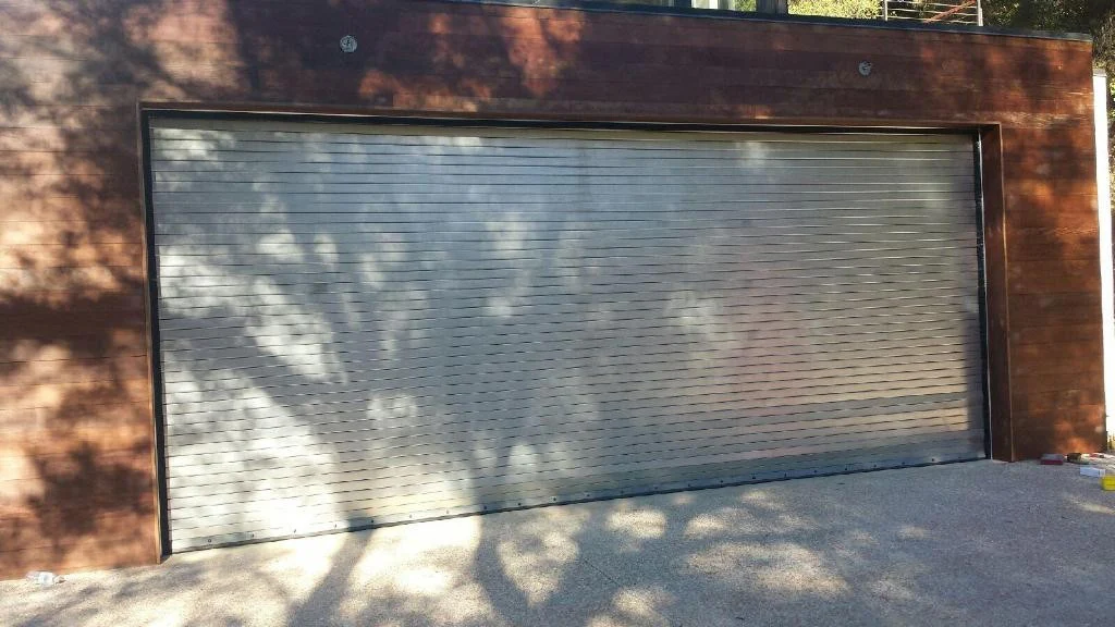 Model HD5000 - Heavy Duty Commercial 22 Gauge Steel Roll Up Door - Image 7