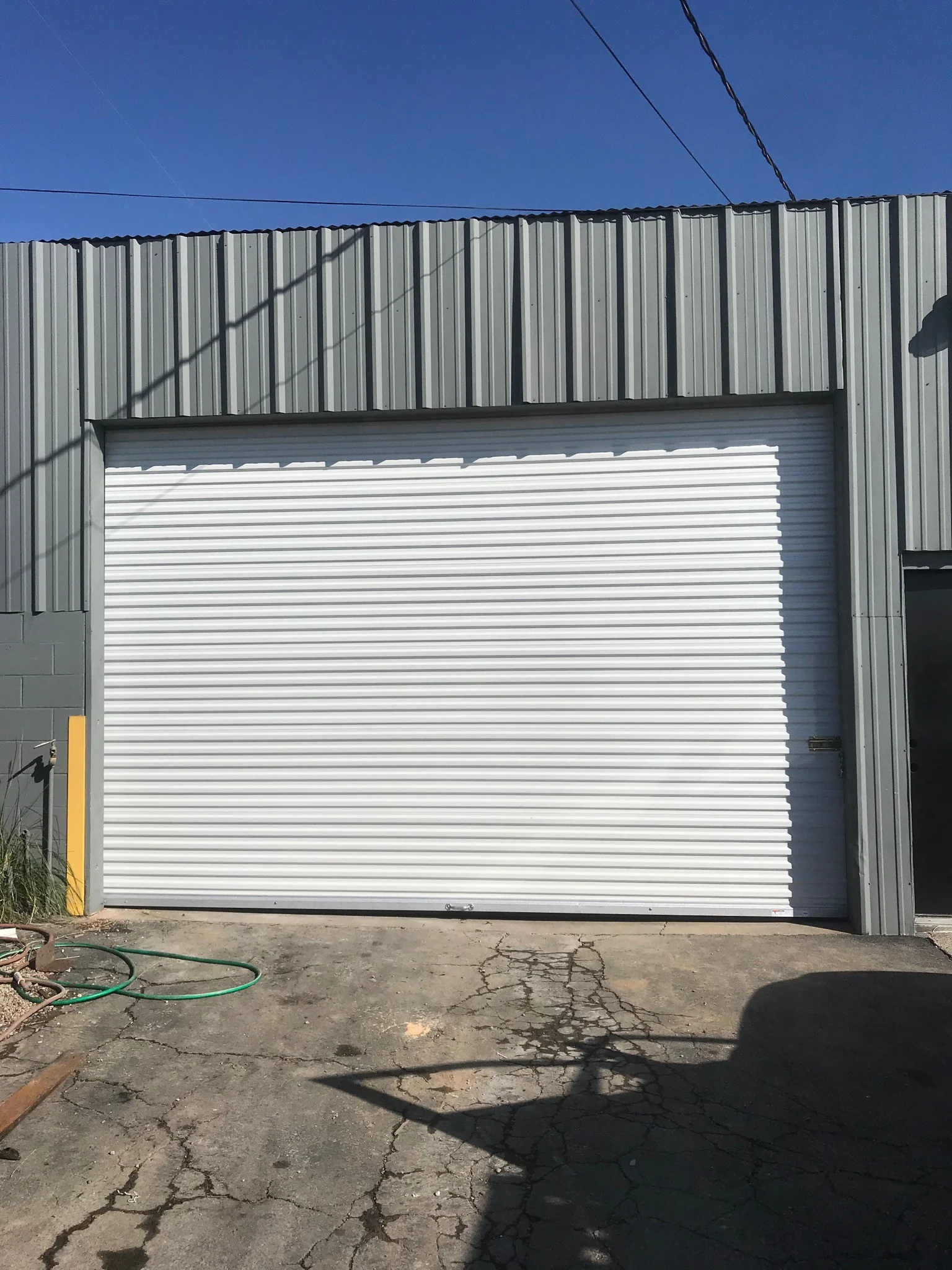 [STOCK DOOR] Model 2500 - Heavy Duty Commercial Roll Up Door [14' x 9'-2"] Color: White [Free Shipping] - Image 7